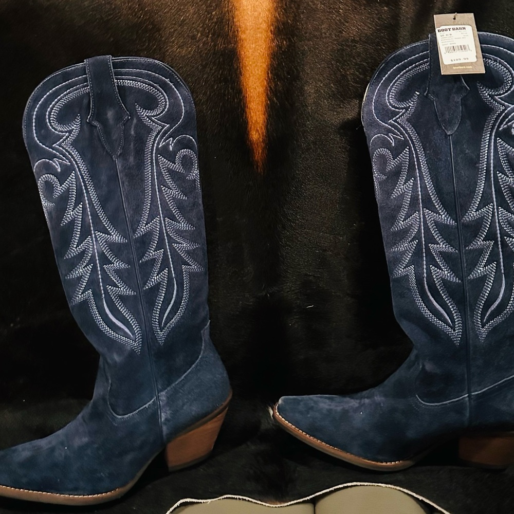 Shyanne NWT Navy and Tan Women size 10 Cowboy Boots